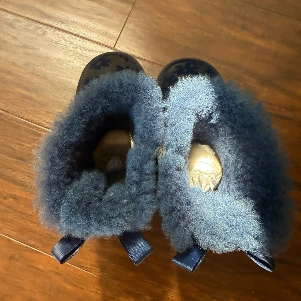 Ugg Navy Blue Bailey Bow Flower Shearling Boots-Size 9 NWOT